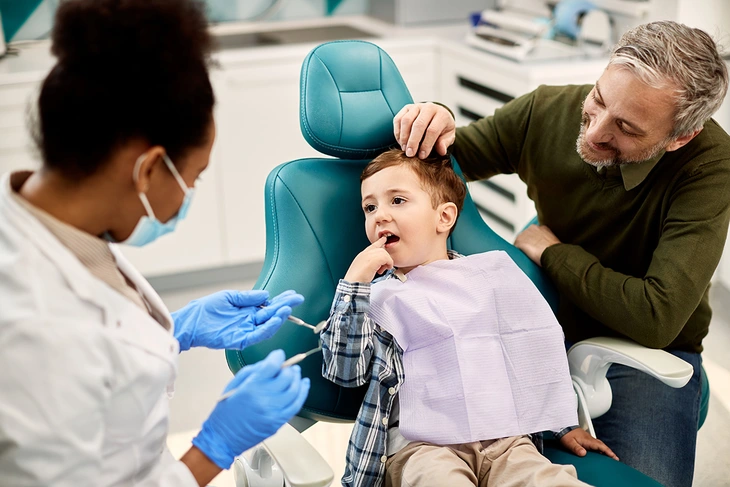 Tìm thấy cách chặn sâu răng bằng dung dịch đặc biệt, không cần khoan - Ảnh 1.