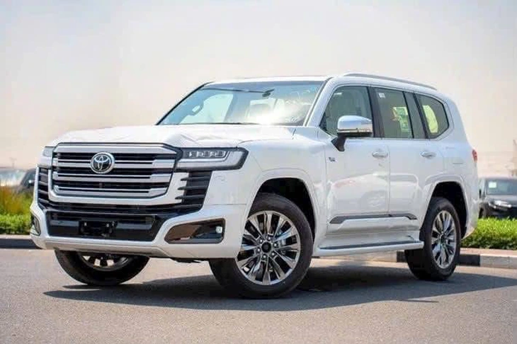 Toyota Land Cruiser hybrid dự kiến ra mắt Việt Nam vào tháng 9, giá - Ảnh 1.