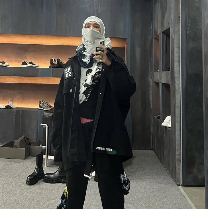 Sự kỳ lạ trong phong cách của rapper MCK trước khi bị Sở mời lên làm việc   - Ảnh 2.