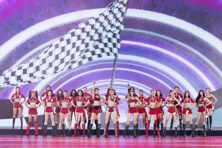 Emoura Phạm đăng quang Miss Grand Vietnam 2026 sau màn trình diễn gây tranh cãi - Ảnh 6.
