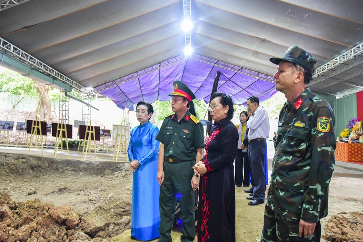 Hết tháng 7, đã tìm thấy được 160 bộ hài cốt liệt sĩ tại công viên Lê Thị Riêng - Ảnh 5.