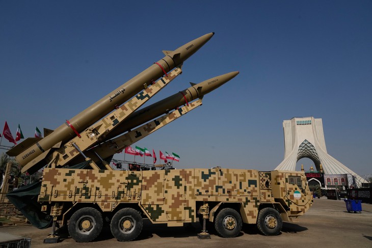 Iran tuyên bố tấn công căn cứ quân sự Mỹ ở Kuwait để đáp trả - Ảnh 1.