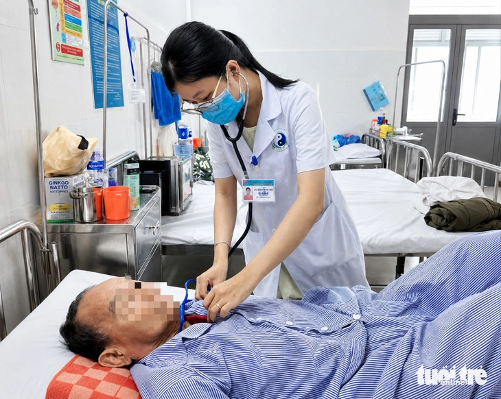 Nấc cụt tưởng vô hại, bác sĩ cảnh báo thời điểm cần đi khám - Ảnh 2.
