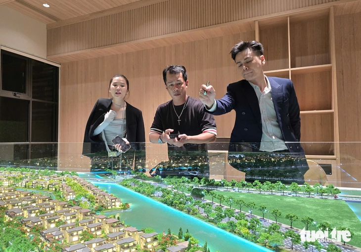 Thị trường chưa khởi sắc, nhiều 'đại gia' bất động sản vẫn lập kỷ lục doanh
thu nhờ đâu? - Ảnh
1.