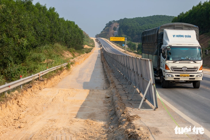  Căng thẳng trên cao tốc Cam Lộ - La Sơn 2026 - Ảnh 3.