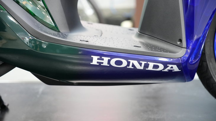 Honda SH bản giới hạn 200 chiếc ra mắt: Giá từ 235 triệu, dàn áo được xử lý bởi thợ Việt - Ảnh 4.