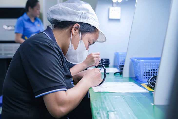 Kiến nghị lộ trình giảm giờ làm khu vực doanh nghiệp xuống 40-44 giờ/tuần - Ảnh 1.