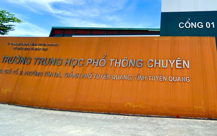 Phê chuẩn bắt khẩn cấp giáo viên Trường THPT chuyên Tuyên Quang trong vụ 140 điểm 10 toán tốt nghiệp - Ảnh 3.
