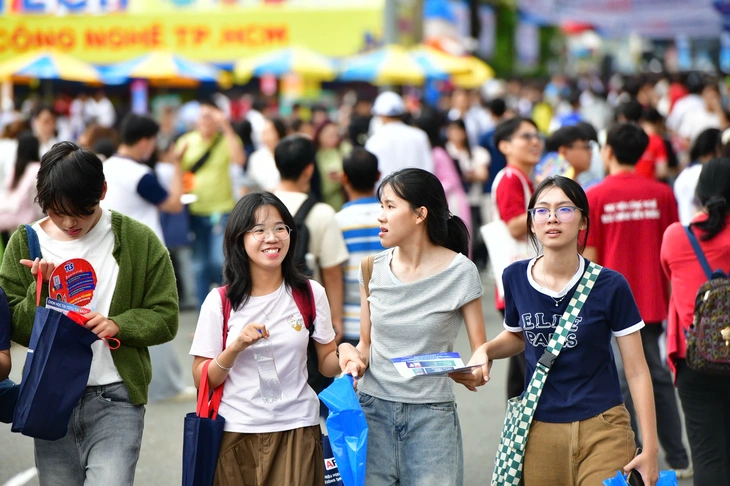 Bộ Giáo dục cảnh báo 3 lỗi khiến thí sinh mất cơ hội trúng tuyển năm 2026 - Ảnh 9.