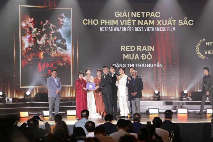 Không phải ‘Mưa đỏ’, Tử chiến trên không mới là phim Việt Nam hay nhất tại Liên hoan phim châu Á Đà Nẵng - Ảnh 7.