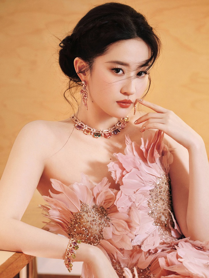 Thế khó của Lưu Diệc Phi - Ảnh 4.