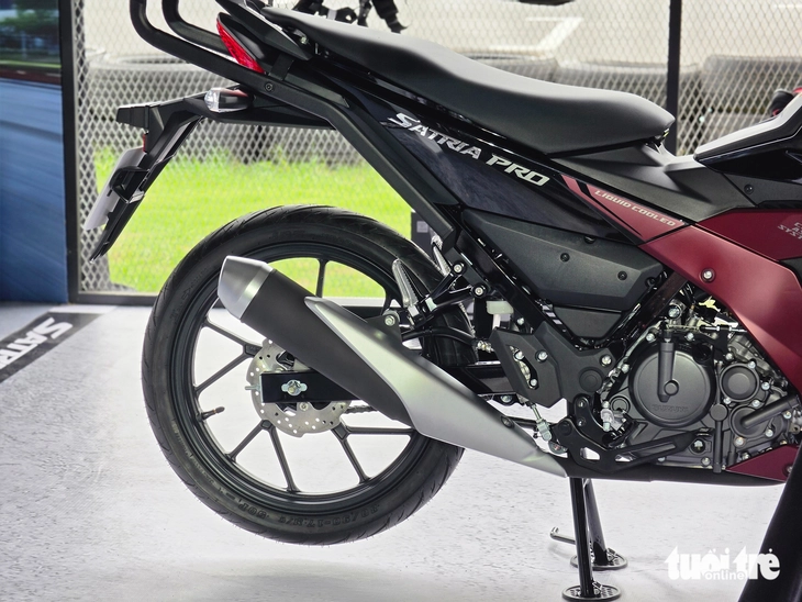 Suzuki Satria 2026 ra mắt Việt Nam: Giá từ 54,5 triệu, nhiều nâng cấp để cạnh tranh Exciter, Winner - Ảnh 9.
