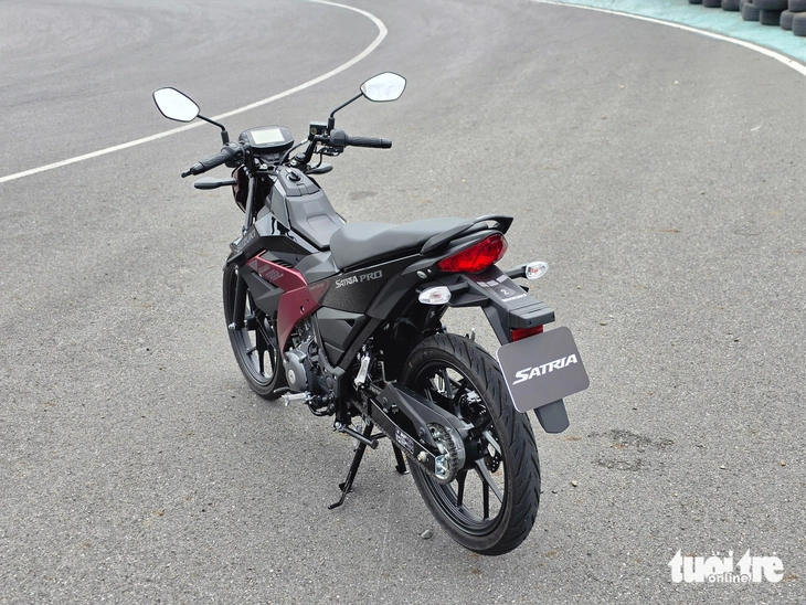 Suzuki Satria 2026 ra mắt Việt Nam: Giá từ 54,5 triệu, nhiều nâng cấp để cạnh tranh Exciter, Winner - Ảnh 18.