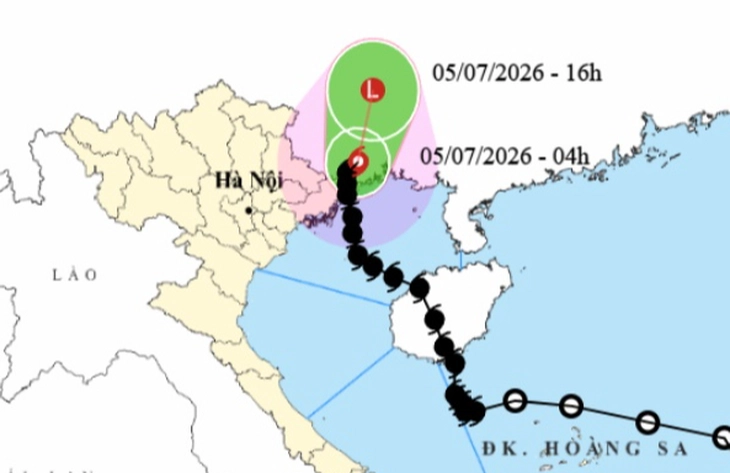 Sau 8 giờ đổ bộ Móng Cái, bão số 1 chưa suy yếu, vẫn gây gió mạnh ở ven biển Quảng Ninh sáng nay - Ảnh 1.