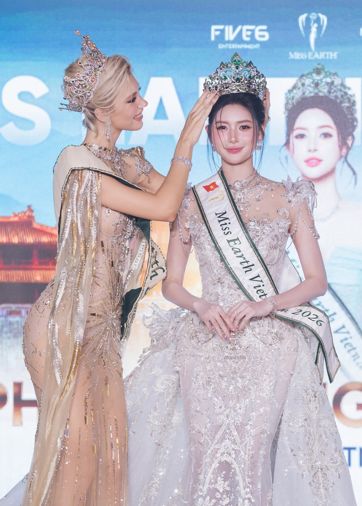 Đương kim Hoa hậu Trái đất: Tự so sánh là sai lầm lớn nhất của tôi - Ảnh 2.
