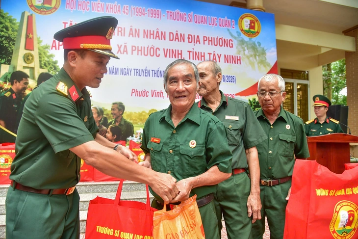 Tri ân vùng đất ngày đầu thành lập - Ảnh 1.