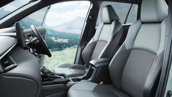 Toyota Corolla Cross bổ sung bản mới: Ngoại hình tinh chỉnh, lốp đi địa hình, camera nhìn xuyên gầm - Ảnh 10.