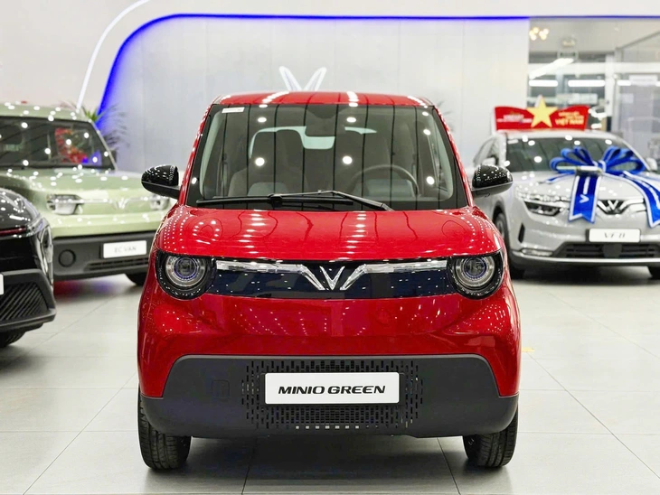 VinFast VF 2 lộ diện: Giá dự kiến chỉ cao hơn Honda SH 26 triệu, 4 chỗ, chạy 120km/sạc - Ảnh 5.