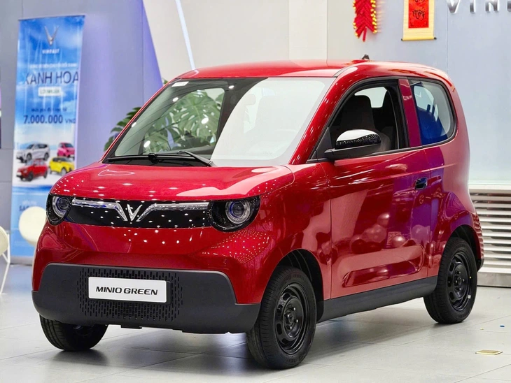 VinFast VF 2 lộ diện: Giá dự kiến chỉ cao hơn Honda SH 26 triệu, 4 chỗ, chạy 120km/sạc - Ảnh 6.