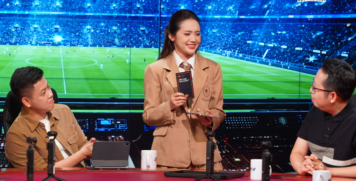 Rời World Cup, bốn bình luận viên đá banh bước vào Game Box - Ảnh 2.