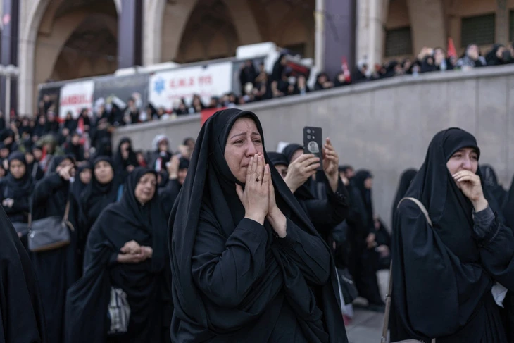 Iran gửi đi thông điệp gì từ lễ tang cố Lãnh tụ tối cao Ali Khamenei? - Ảnh 3.