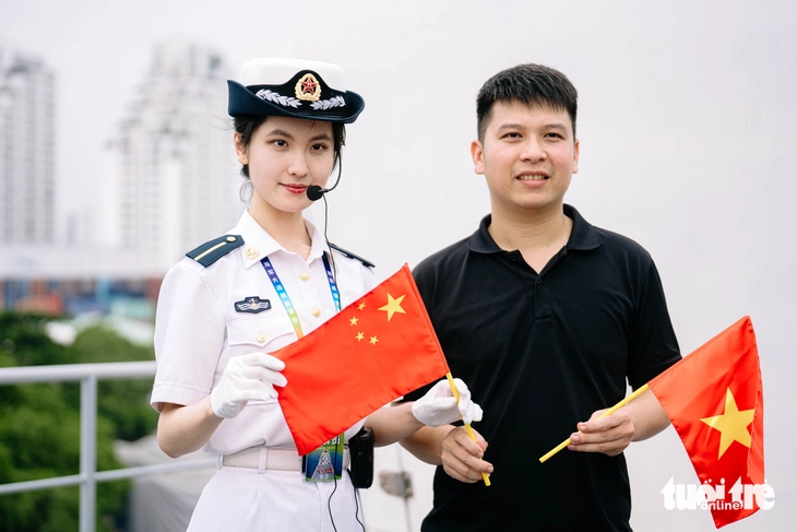 Tàu huấn luyện hiện đại nhất Hải quân Trung Quốc đến thăm TP.HCM - Ảnh 12.