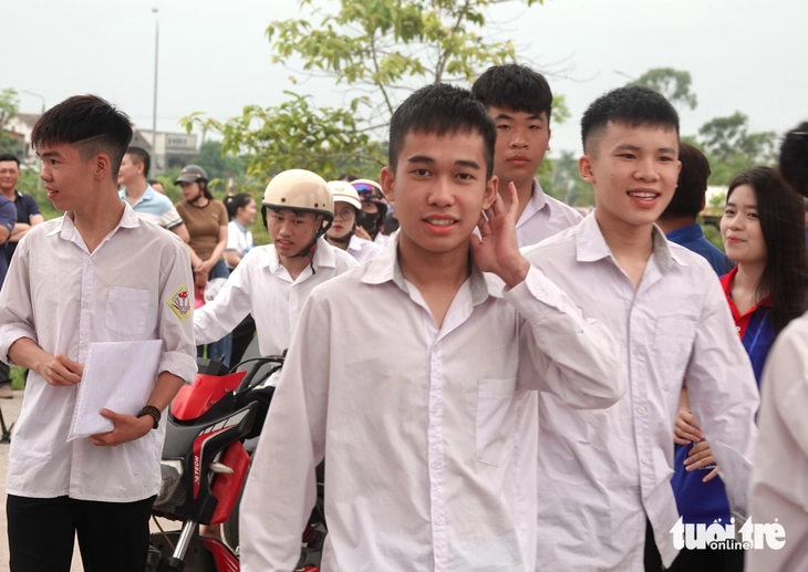 Sở Giáo dục và Đào tạo Hà Tĩnh lên tiếng việc phòng thi có 15 em đạt điểm 10 môn toán - Ảnh 1.