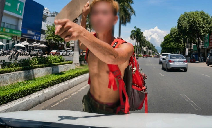 Trượt ván ở làn ô tô, bị nhắc nhở thì hùng hổ đe doạ ‘biết bố mày là ai không’ - Ảnh 2.