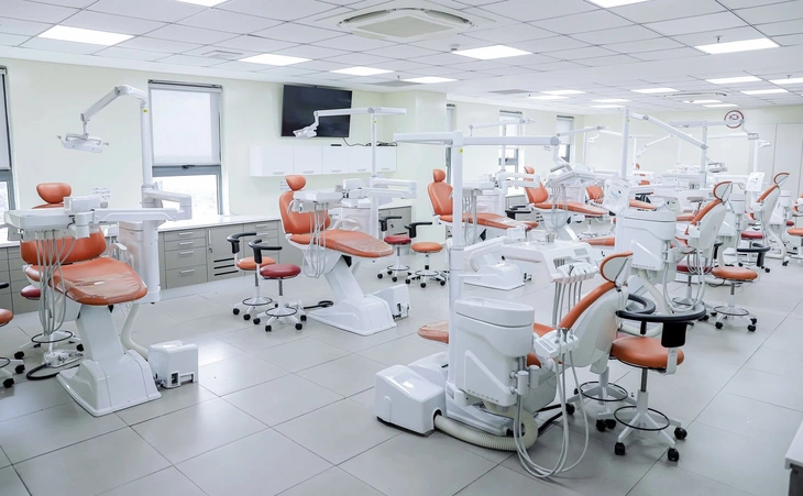 Hai trường đại học lấy điểm sàn ngành y khoa từ 20 đến 23 điểm - Ảnh 1.