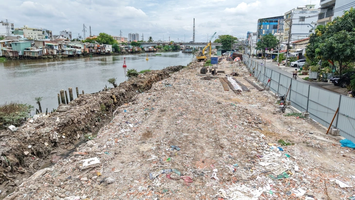 Hiện trạng dự án bờ Bắc kênh Đôi sau gần một năm khởi công - Ảnh 10.