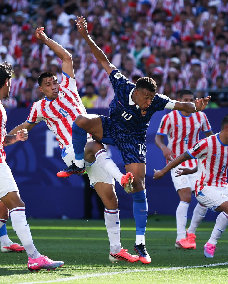 Tổng hợp chuỗi 'đòn võ MMA' Paraguay sử dụng với tuyển Pháp - Ảnh 9.