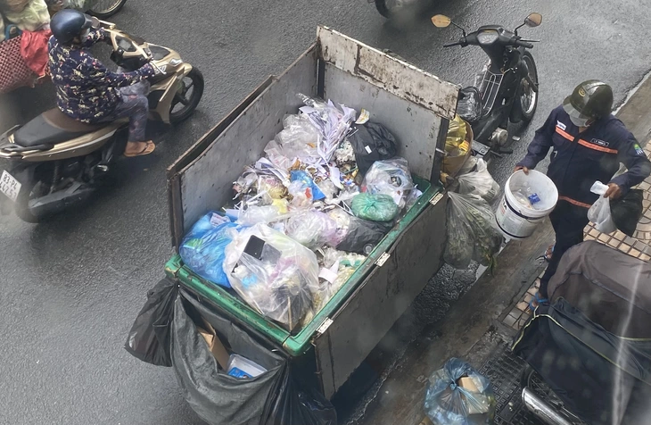 Cần Thơ chỉ đạo ‘nóng’, cho phép phường, xã đặt hàng thu gom rác  - Ảnh 1.