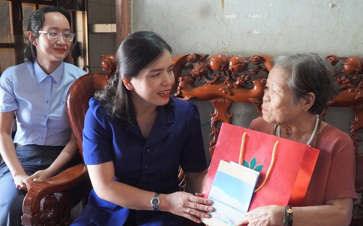 Đoàn tuyên giáo, báo chí - xuất bản TP.HCM bắt đầu  'Hành trình tri ân - Về miền đất lửa' - Ảnh 2.