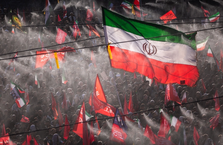 Những hình ảnh nổi bật trong tang lễ cố Lãnh tụ Iran Ali Khamenei - Ảnh 5.