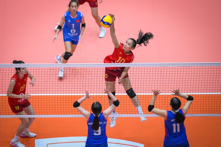 Bóng chuyền nữ U18 Việt Nam trở lại mạch thắng sau khi gây bất ngờ trước Trung Quốc - Ảnh 1.