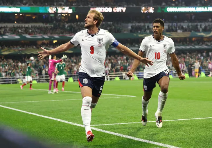 Những nhà ngoại giao 'fan' Tam sư cùng cổ vũ tuyển Anh vào tứ kết World Cup - Ảnh 2.