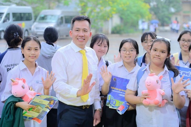 Trường Đại học Gia Định tháo gỡ rào cản chi phí học đại học năm 2026 - Ảnh 1.