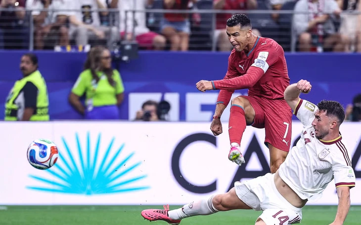 FIFA khủng hoảng sau vụ ưu ái Mỹ - Ảnh 2.