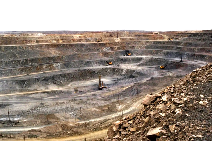 Trung Quốc đối mặt điểm yếu trong ngành đất hiếm năm 2026 - Ảnh 1.