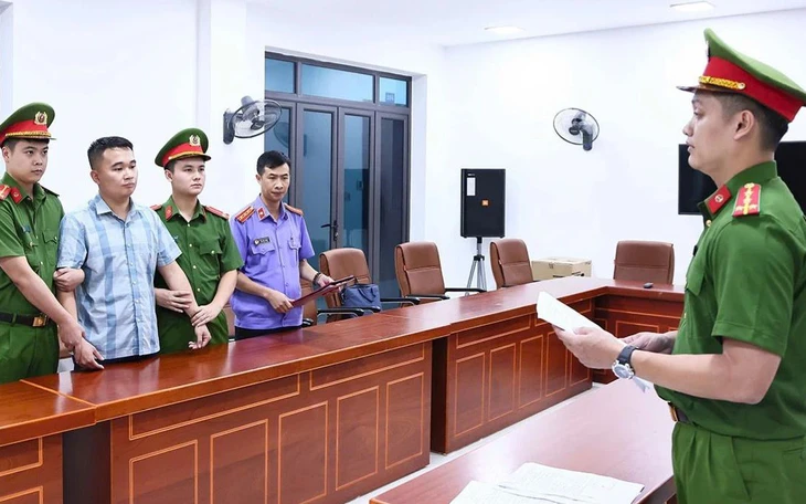 Công an tỉnh Tuyên Quang tiếp tục điều tra vụ 'mưa điểm 10' môn toán ở Tuyên Quang - Ảnh 4.
