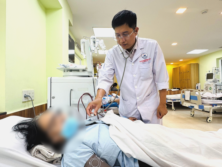 Có BHYT vì sao nhiều bệnh nhân chạy thận vẫn phải đóng hàng triệu đồng mỗi tháng? - Ảnh 2.