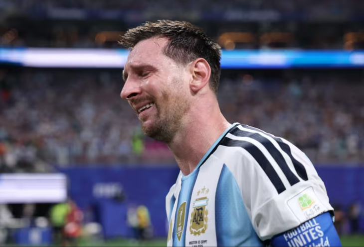 Messi bật khóc sau màn ngược dòng nghẹt thở của Argentina - Ảnh 1.