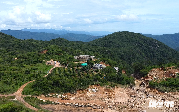 Khởi tố giám đốc Trang trại Việt Phong Phú vụ vỡ đập nước trên núi Tân Lai - Ảnh 1.