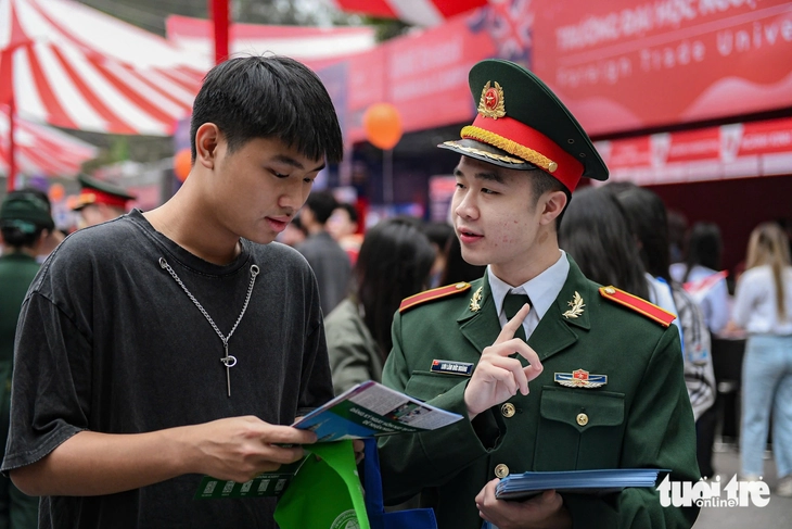 100 điểm thi đánh giá năng lực của Bộ Quốc phòng tương đương 25,8 điểm A00 tốt nghiệp - Ảnh 1.