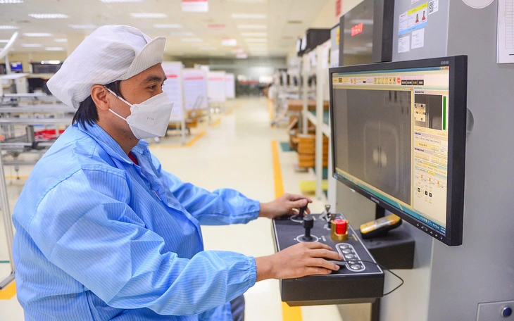 TP.HCM đặt mục tiêu xuất khẩu tăng trưởng 10 - 11%/năm, ưu tiên hàng công nghệ cao và chip - Ảnh 2.