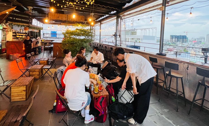 Gặp phiền khi hở chút là chụp màn hình tin nhắn gửi muôn nơi - Ảnh 2.
