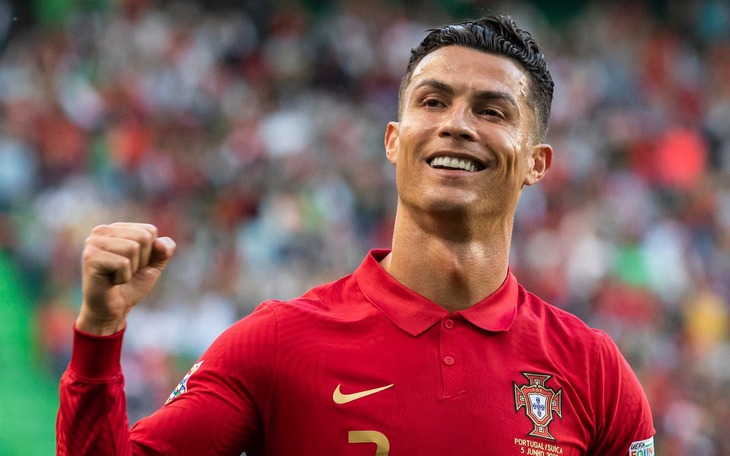 Mối quan hệ ít người biết giữa vợ Messi và hôn thê Ronaldo - Ảnh 3.
