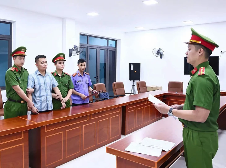 Vụ 140 điểm 10 toán tốt nghiệp: Khởi tố, bắt tạm giam thầy giáo Nguyễn Hà Duy  - Ảnh 1.