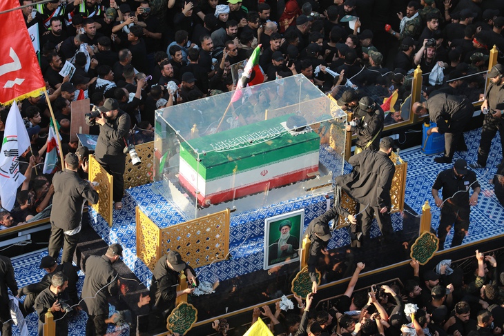 Iraq nghỉ lễ toàn quốc để tiễn biệt cố Lãnh tụ tối cao Iran - Ảnh 2.