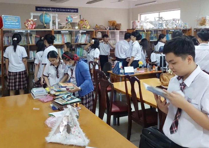 TP.HCM miễn phí sách giáo khoa: Trường chủ động nâng cấp thư viện, rà soát thiết bị dạy học - Ảnh 1.